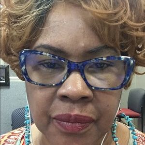 Meet your Posher, Pamela